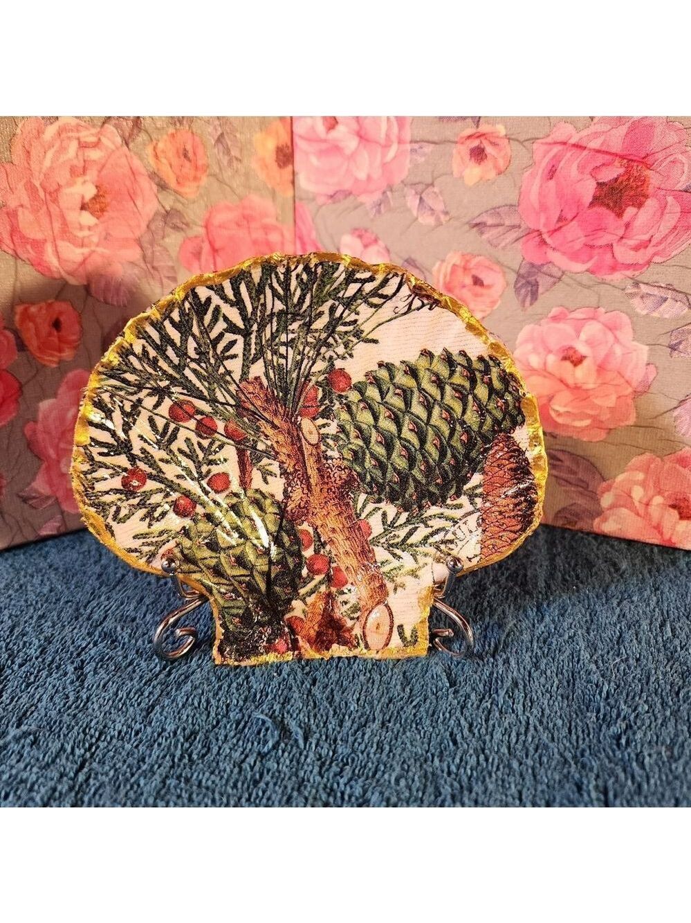 Decoupage Scalloped shell